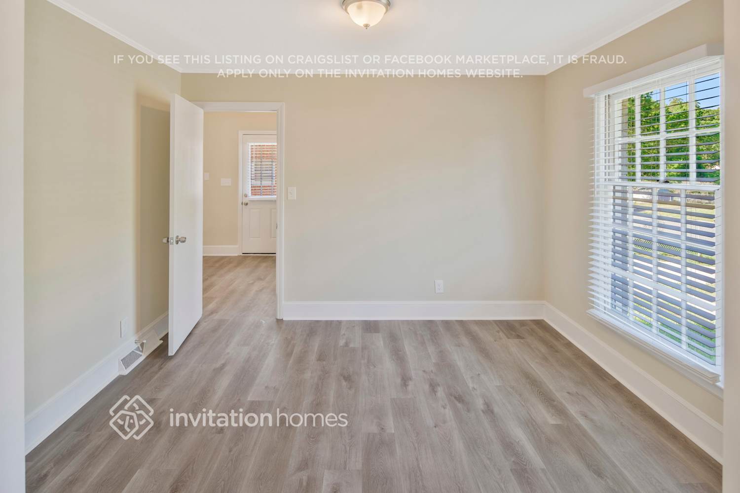Building Photo - 4213 Gladstone Ln