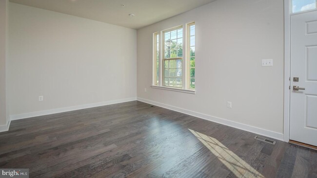 Building Photo - 7017 Van Dusen Rd