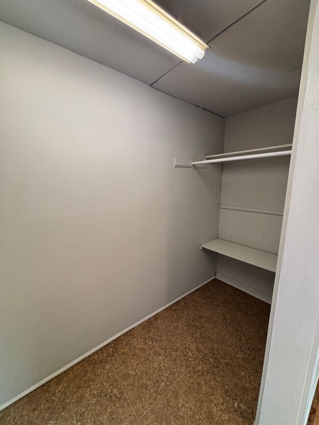 Building Photo - New Renovation!!!