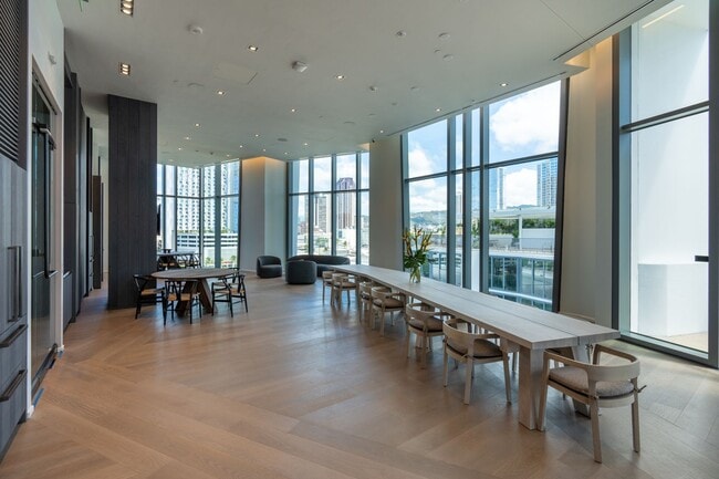 Building Photo - New Koula STUDIO