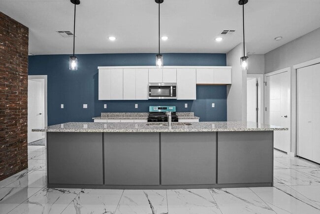 Building Photo - 11498 Summer Dr