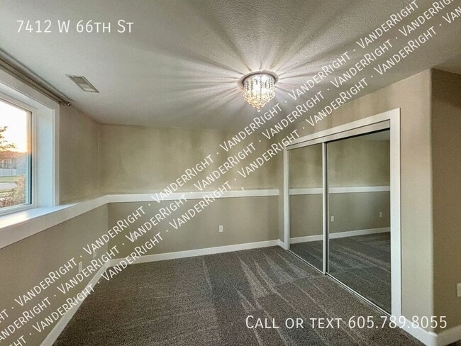 Building Photo - 7412 W 66th St