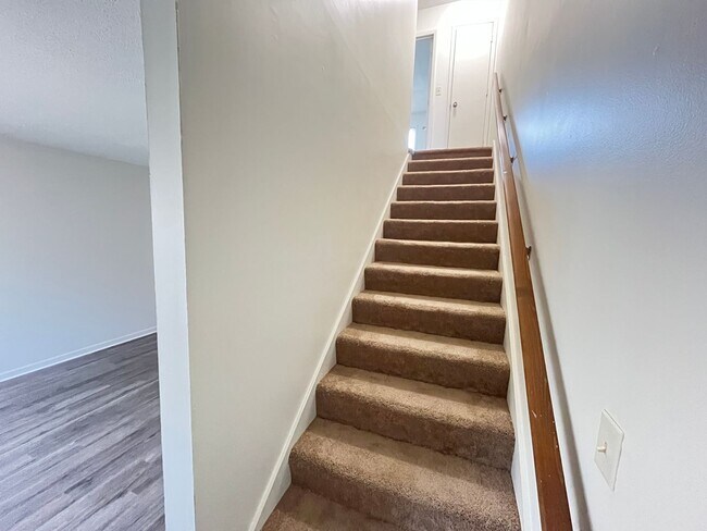 Building Photo - Two-Bedroom, 1.5 Bath Town Home Located near 48th Av North in Myrtle Beach!