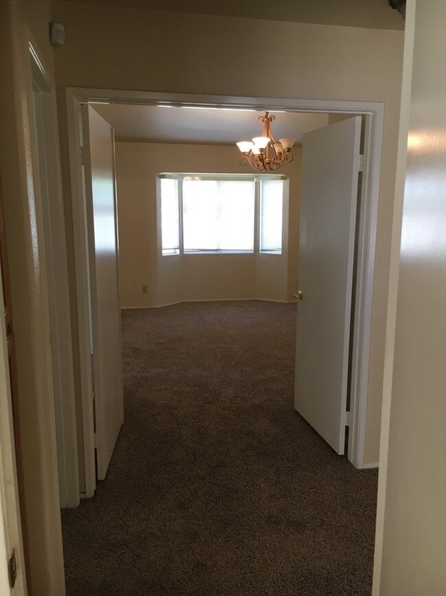 Building Photo - Westside location! Beautiful Single Story On Large Corner Lot