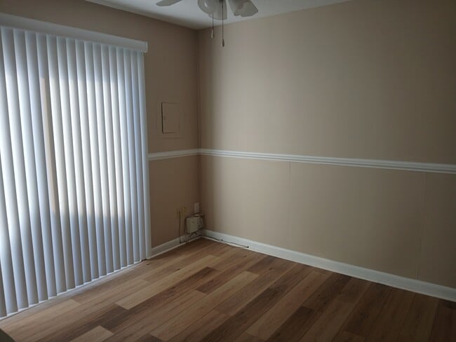 Building Photo - 412 Chinaberry Cir