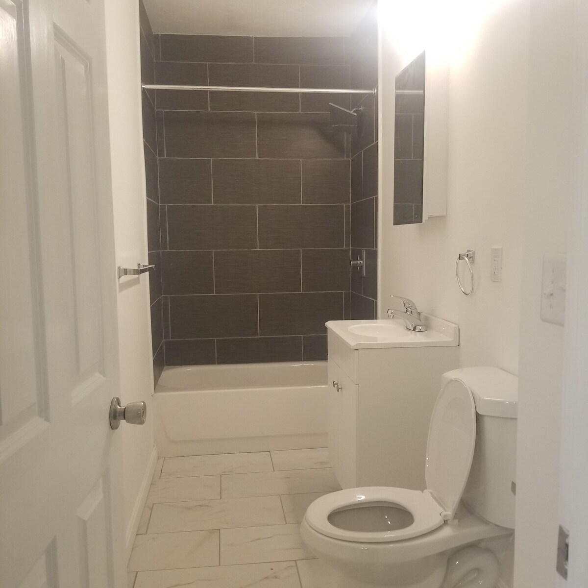 Building Photo - 69 Catharine St