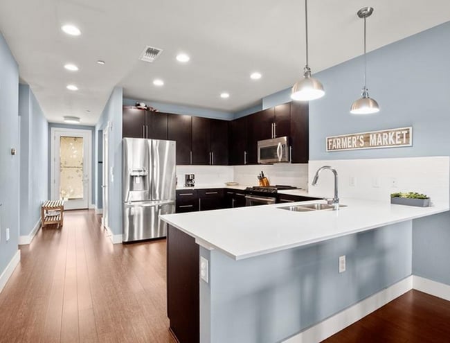 Primary Photo - 2800 Treble-5ID104.1