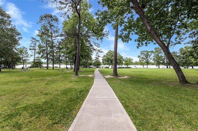 Building Photo - 8518 Rebawood Dr