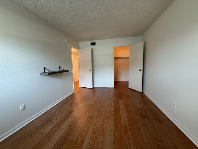 Building Photo - Great Largo 2/1 condo 55+ community