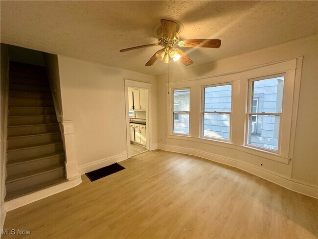 Building Photo - 162 Westwood Ave