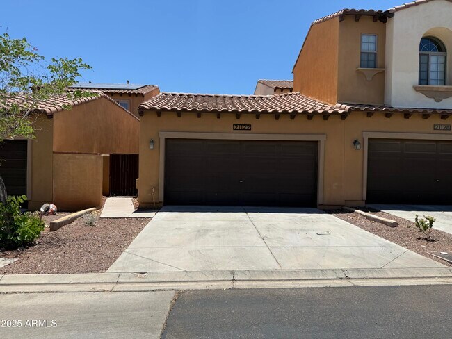 Building Photo - 21122 W Sunrise Ln
