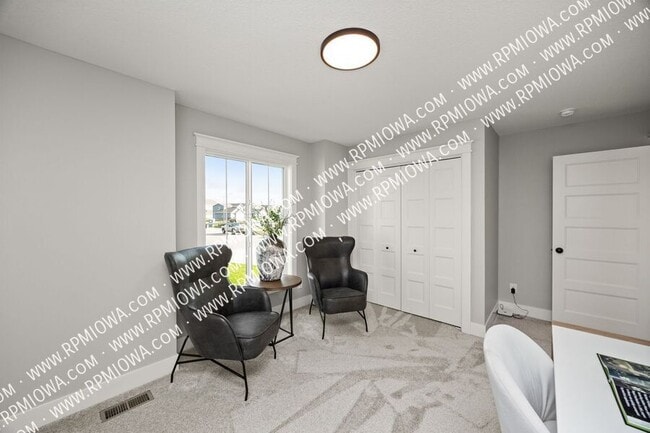 Building Photo - 326 29th St SW