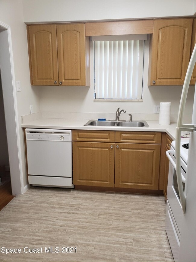 Building Photo - 1580 S Atlantic Ave