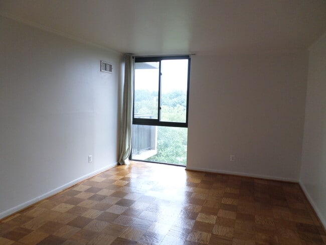 Building Photo - 4620 N Park Ave
