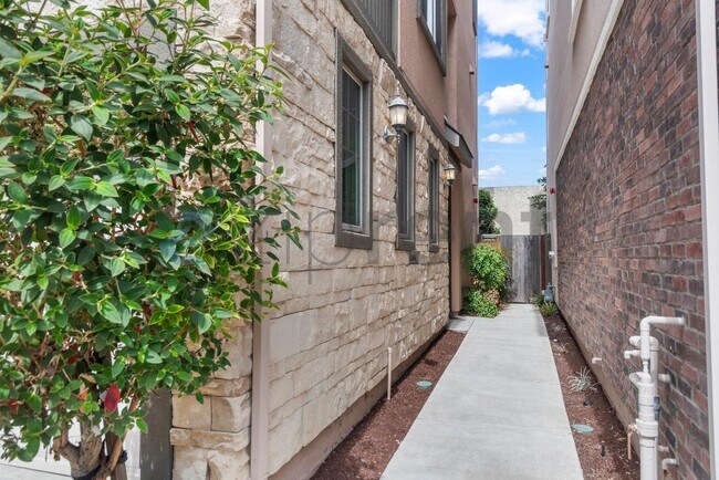 Building Photo - 2954 Worthing Common