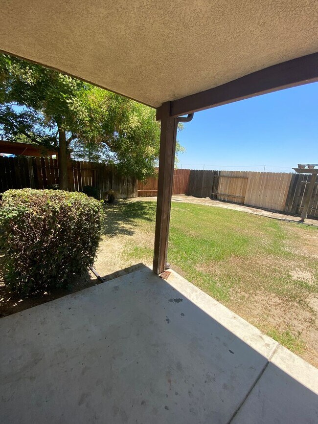 Building Photo - 11115 Cactus Valley Dr