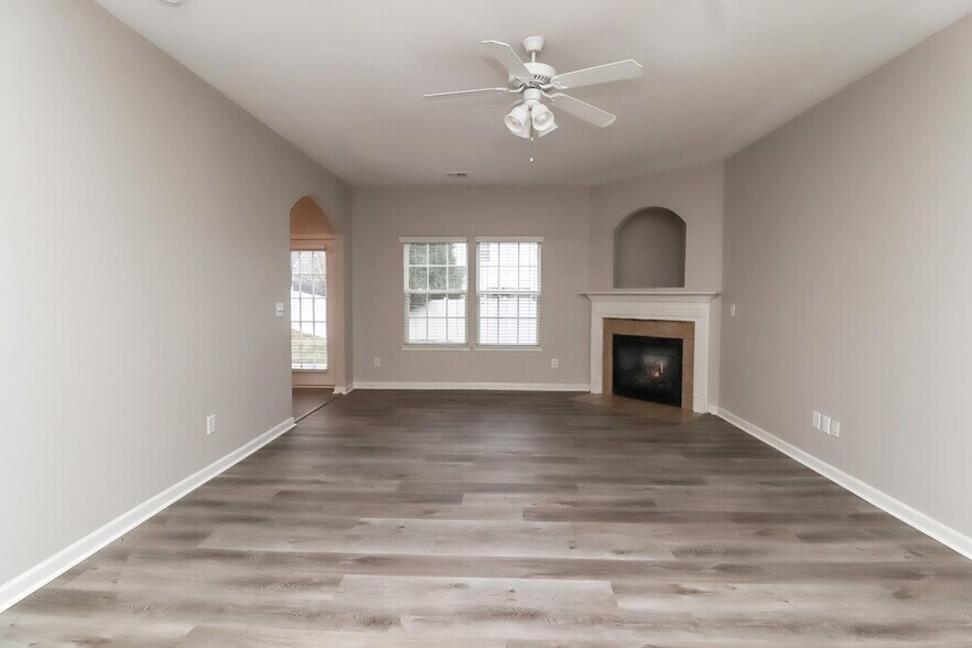 Building Photo - 418 Whitewater Way NW