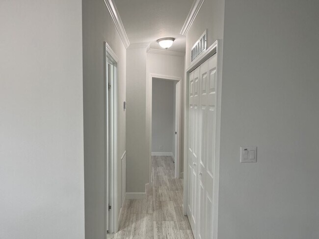 Building Photo - 156 Bauer Dr