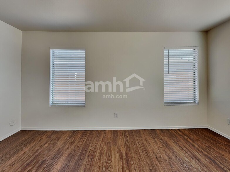 Building Photo - 34720 N Happy Jack Dr