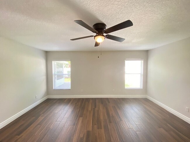Building Photo - 15353 Perdido Dr