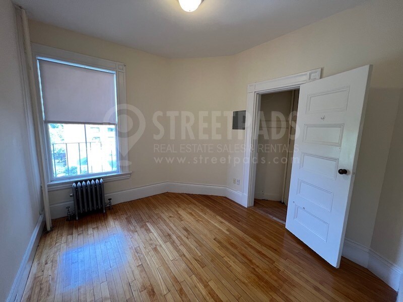 Building Photo - 2 Ware St