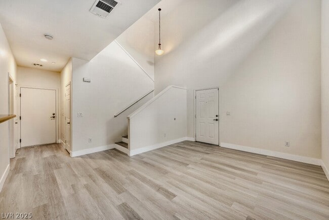 Building Photo - 10443 Alpine Edge Ave