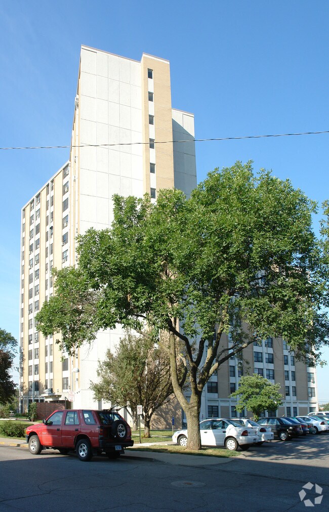 Jackson Tower Omaha, NE Apartment Finder