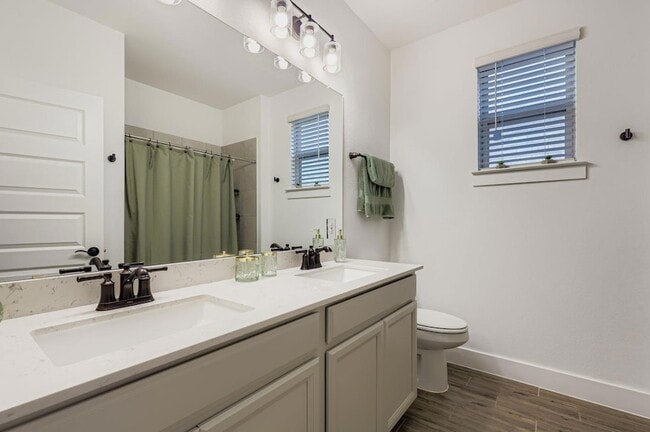 Building Photo - 6800 Cliff Rose Dr