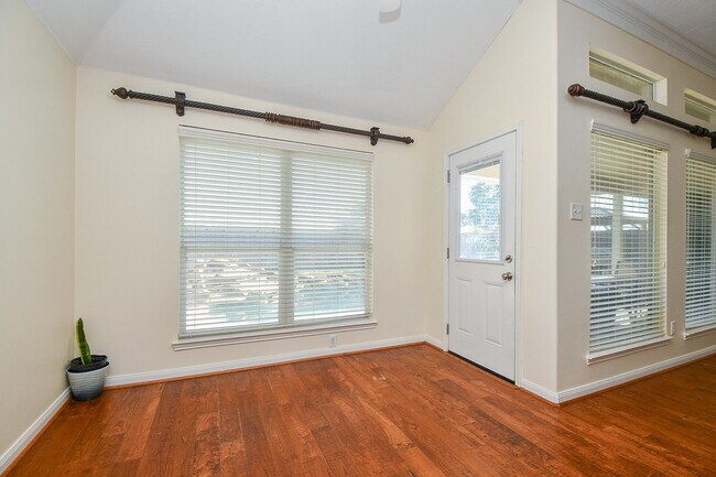 Building Photo - 9107 Fernwillow Dr