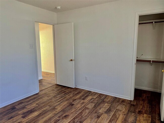 Building Photo - 4302 Janelle Dr