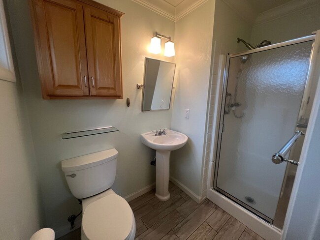 Building Photo - 3 bed / 2 Bath | Davis Slide Hill Park Hom...