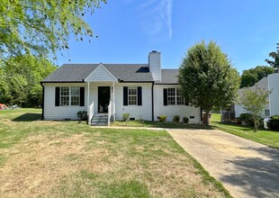 Building Photo - Lovely 3bd 2ba In the heart of Wake Fores...