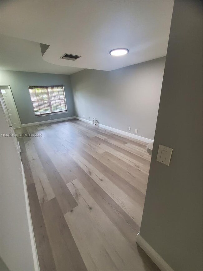Building Photo - 7858 Dixie Beach Cir