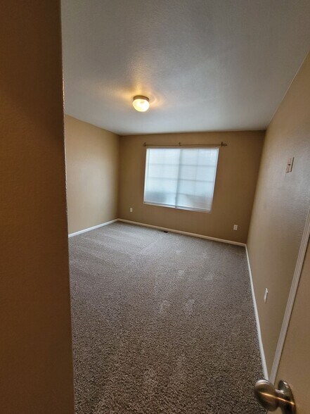 Building Photo - 7323 Bentwater Dr