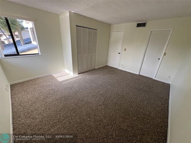 Building Photo - 8166 NW 15th Manor