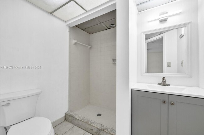 Building Photo - 7825 Fairview Dr