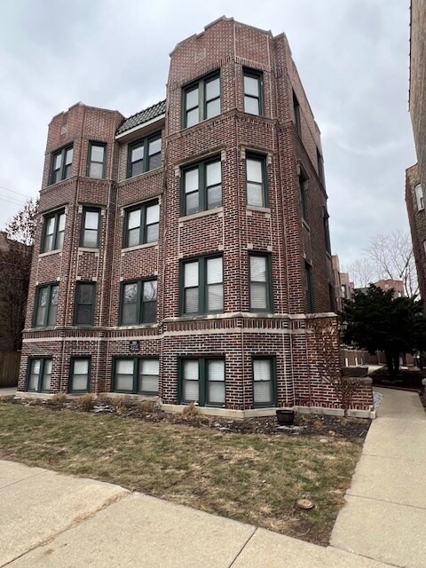 Primary Photo - 3845 N Greenview Ave