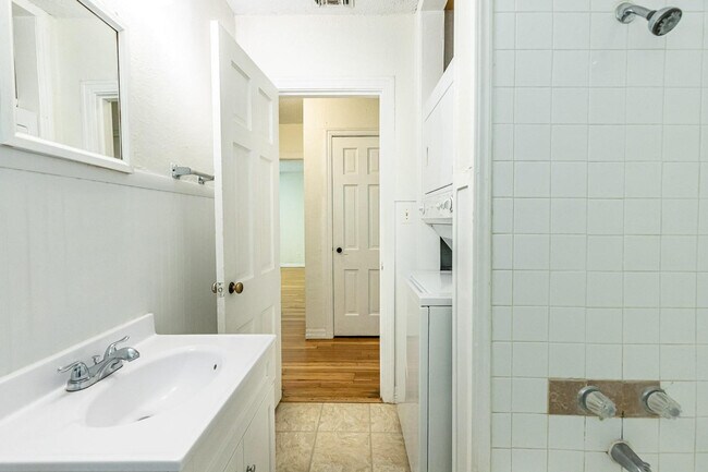 Building Photo - 2120 28th St