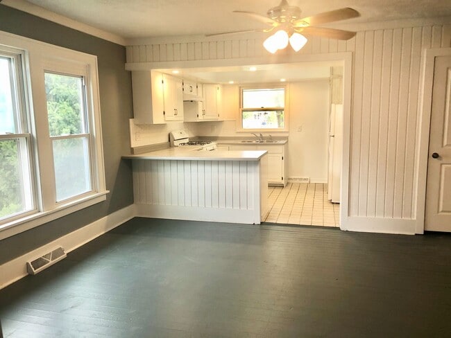 Building Photo - Charming Completely Remodeled Home!