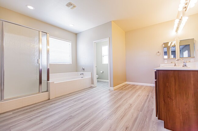 Building Photo - Beautiful Home in a Gated Community