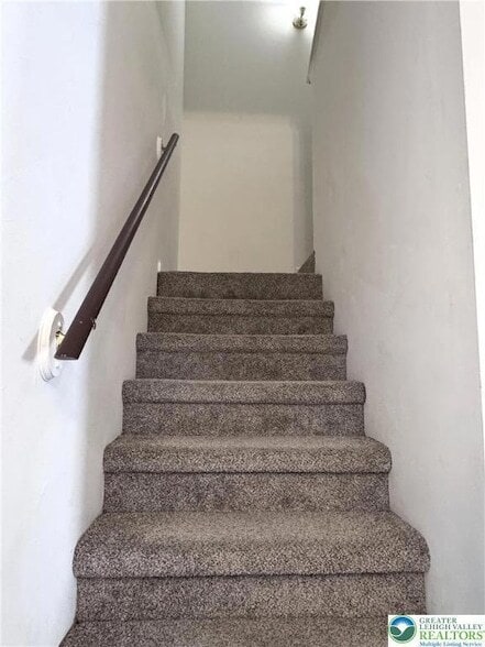 Building Photo - 8315 Countryside Ln