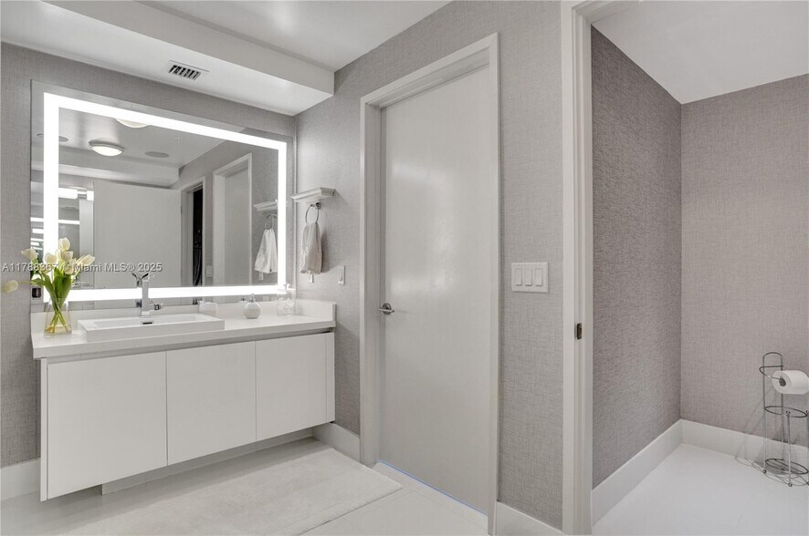 Building Photo - 330 Sunny Isles Blvd