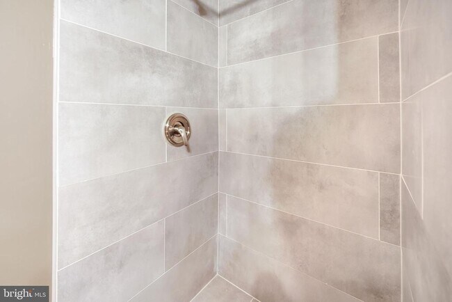 Building Photo - 7815 Bristow Dr