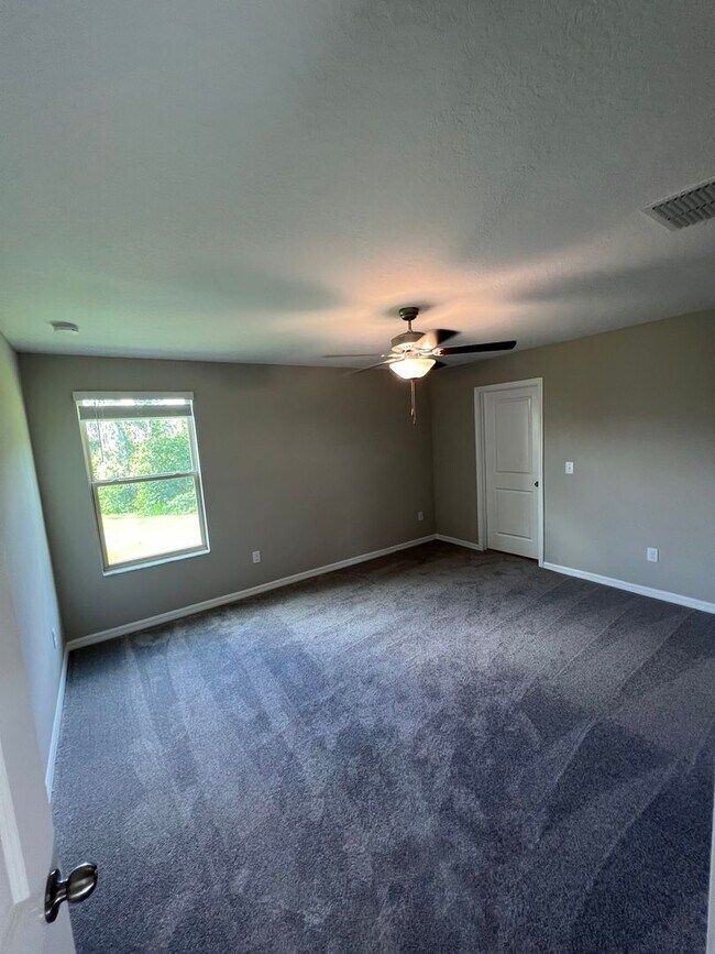 Building Photo - 12032 Miracle Mile Dr- Timber Creek