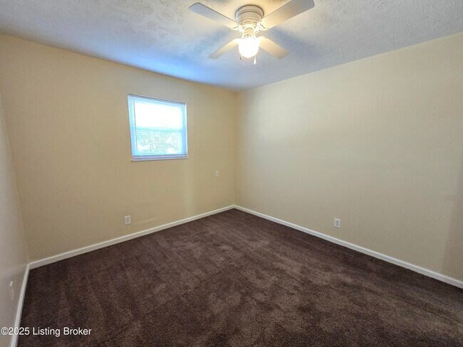 Building Photo - 3217 Springfield Dr