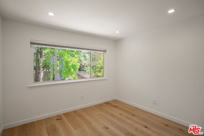 Building Photo - 10311 Clusterberry Ct