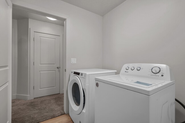 Building Photo - 1027 E 1060 S