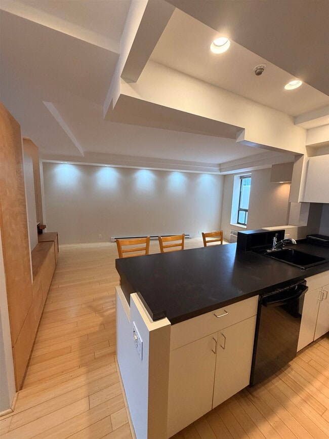 Building Photo - 401 State Street