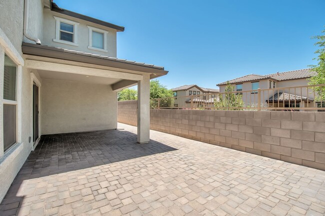 Building Photo - Updated 4 bed/3 bath Home in Gilbert