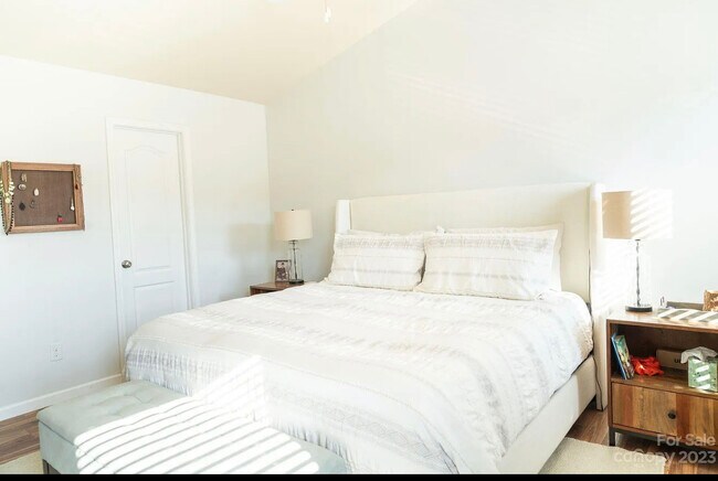 Building Photo - 12558 McGrath Dr